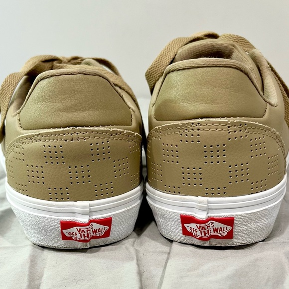 Perforated lace up leather Vans Women’s size 10 1/2 / Men’s size 9. - Picture 4 of 9